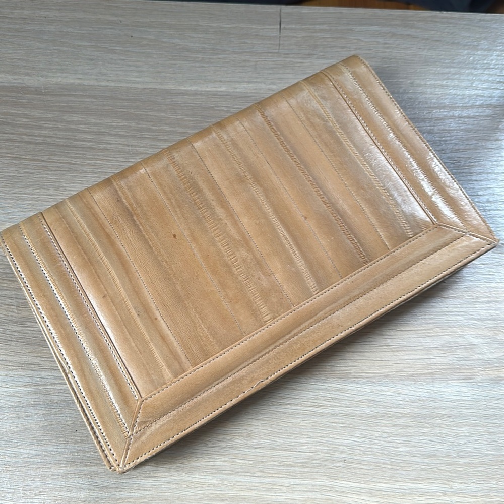 Eel skin clutch